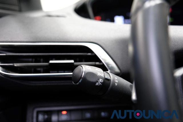 PEUGEOT 3008 Hybrid4 300 E-EAT8 ALLURE PACK FULL LED
