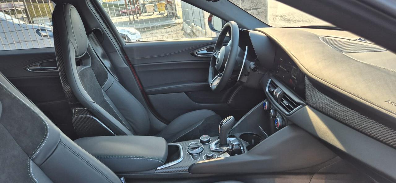 Alfa Romeo Giulia 2.9 V6 Bi-Turbo AT8 Quadrifoglio DA COLLEZIONE KM 0