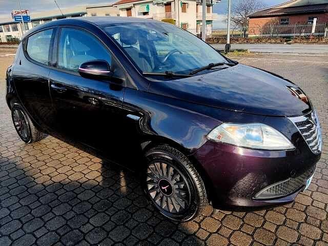 Lancia Ypsilon 1.2 69 CV 5 porte Elefantino