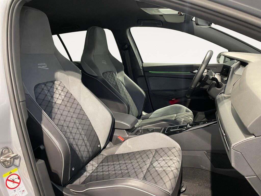 Volkswagen Golf VIII 2020 Variant 1.5 etsi 130CV DSG R-Line (MHEV)