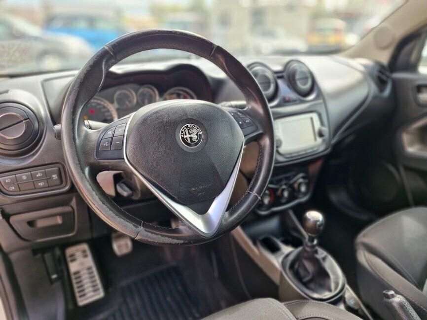 Alfa Romeo MiTo alfa romeo mito 77 cv gpl