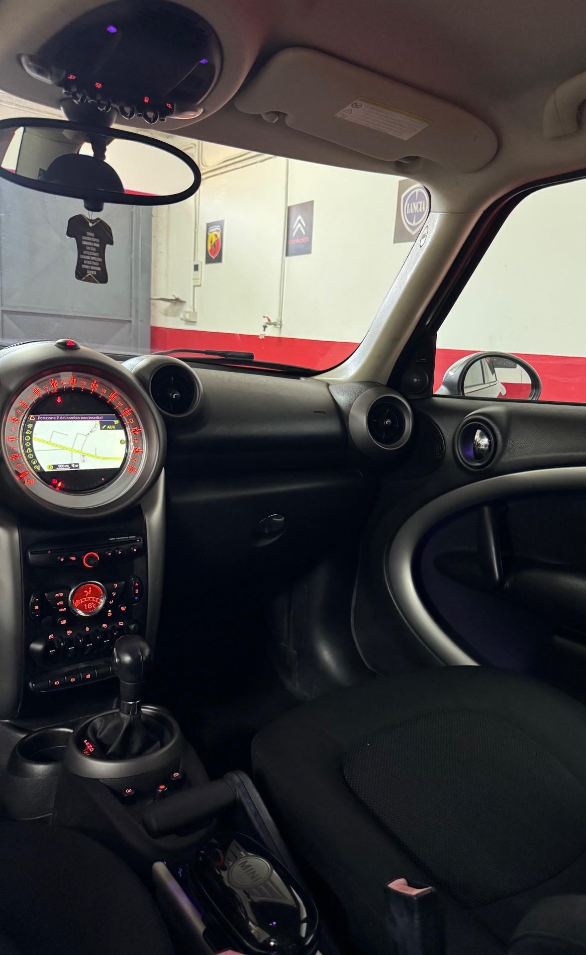 Mini Cooper D Countryman ALL 4 cambio automatico 130000 Chilometri
