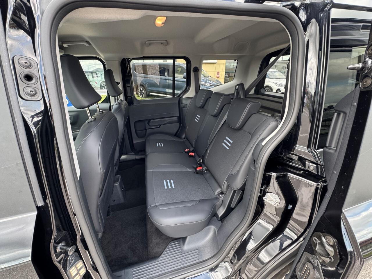 Ford Tourneo Courier Active 1.0EcoB. 125CV Autom