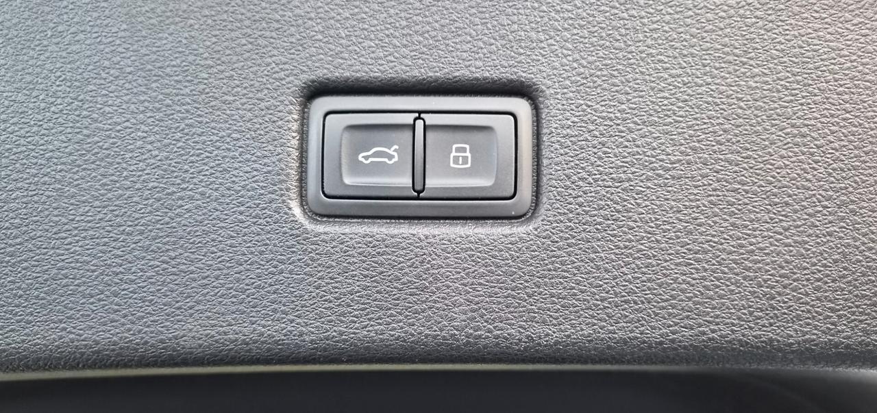 Audi Q5 SPORTBACK 55 TFSI E QUATTRO S TRONIC LINE PLUS (270 KW)