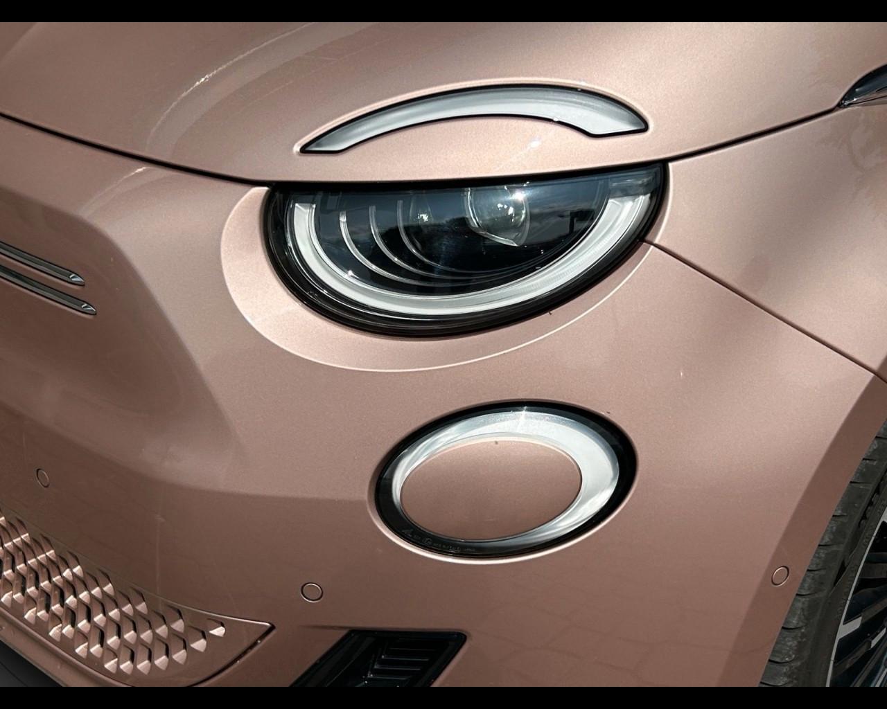 FIAT 500e 3+1 - 500e 3+1 42 kWh La Prima