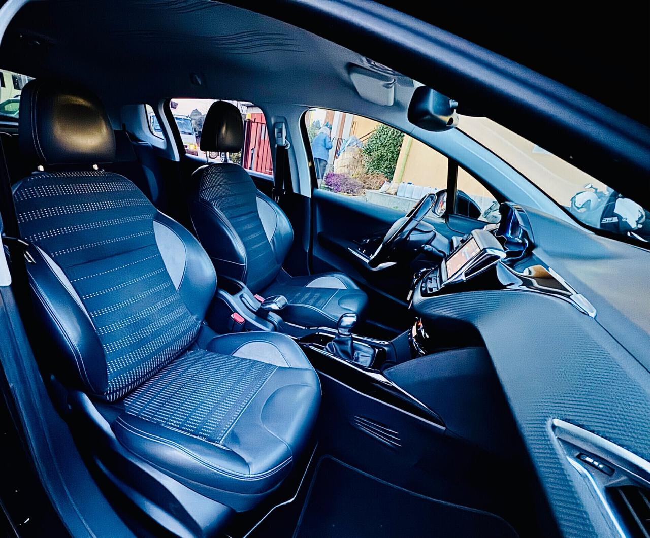 Peugeot 2008 PureTech Turbo 110 S&S Black Matt