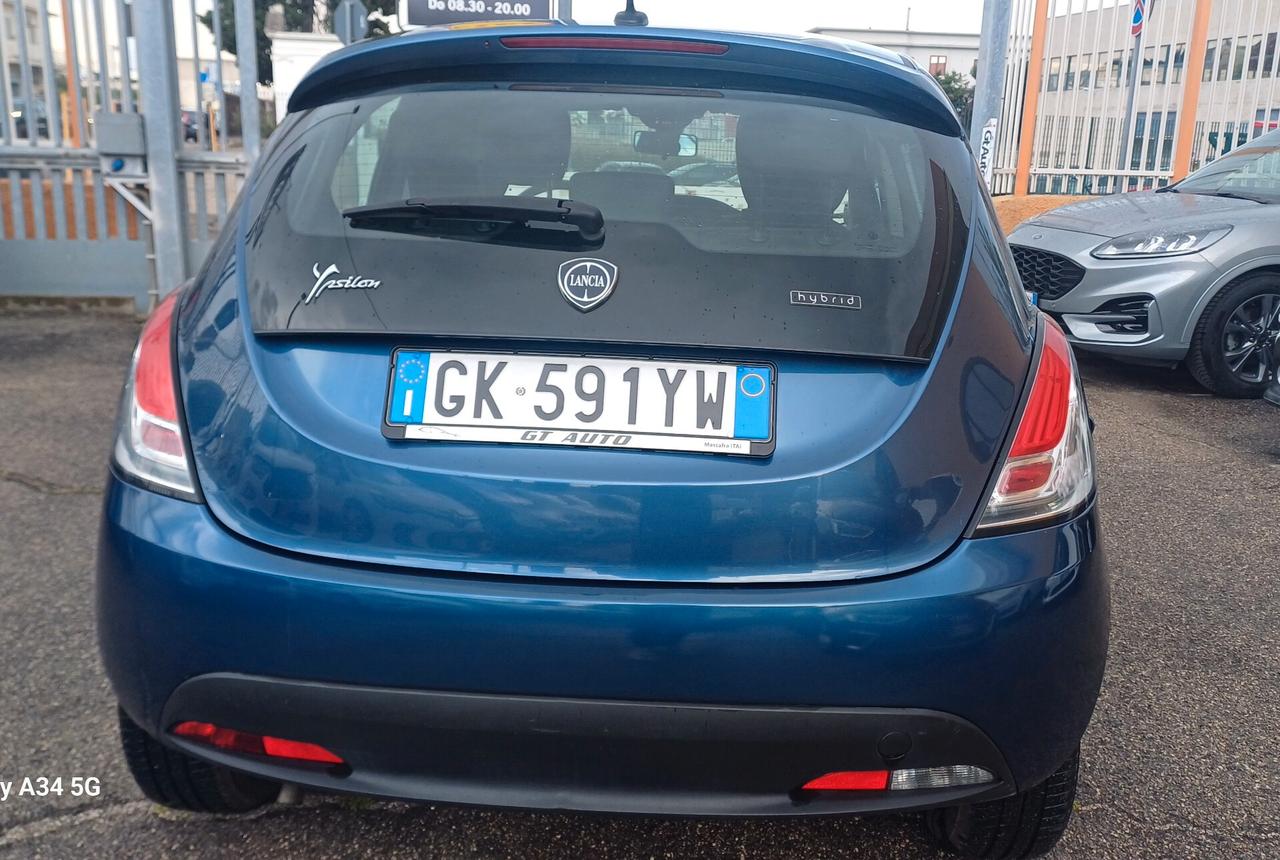 Lancia Ypsilon 1.0 FireFly 5 porte S&S Hybrid Gold