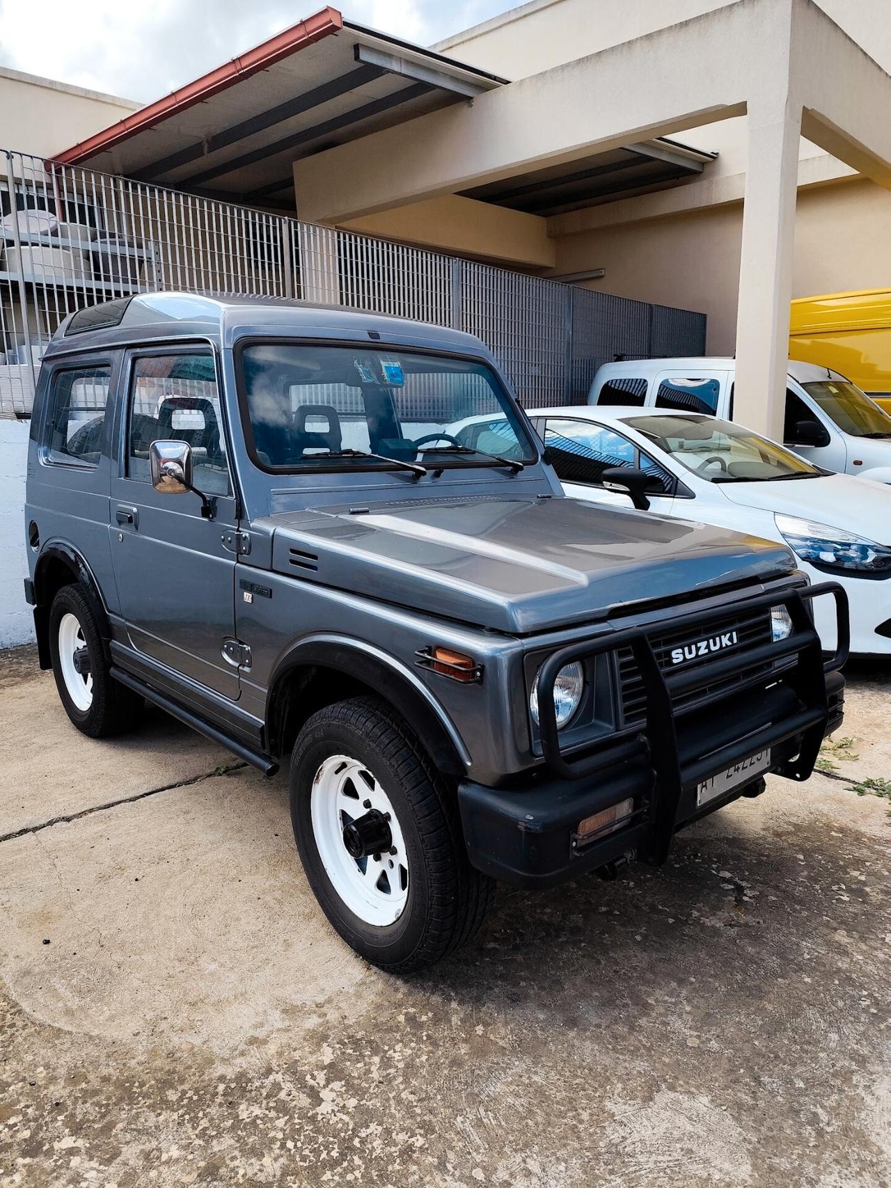 Suzuki SJ 413 SJ413 Berlina TA De Luxe