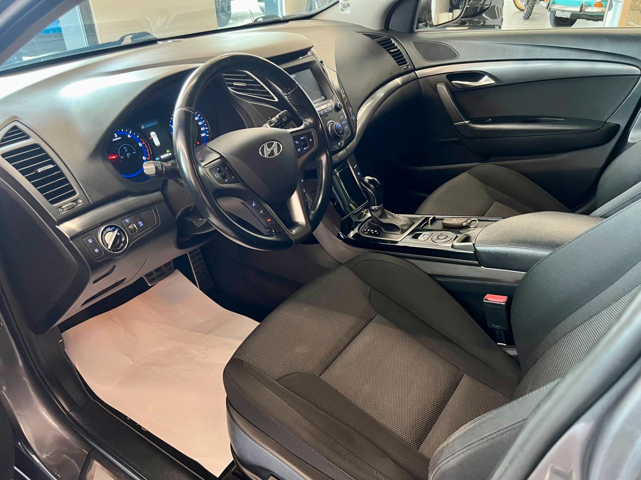 Hyundai i40 Wagon 1.6 CRDi DCT Business
