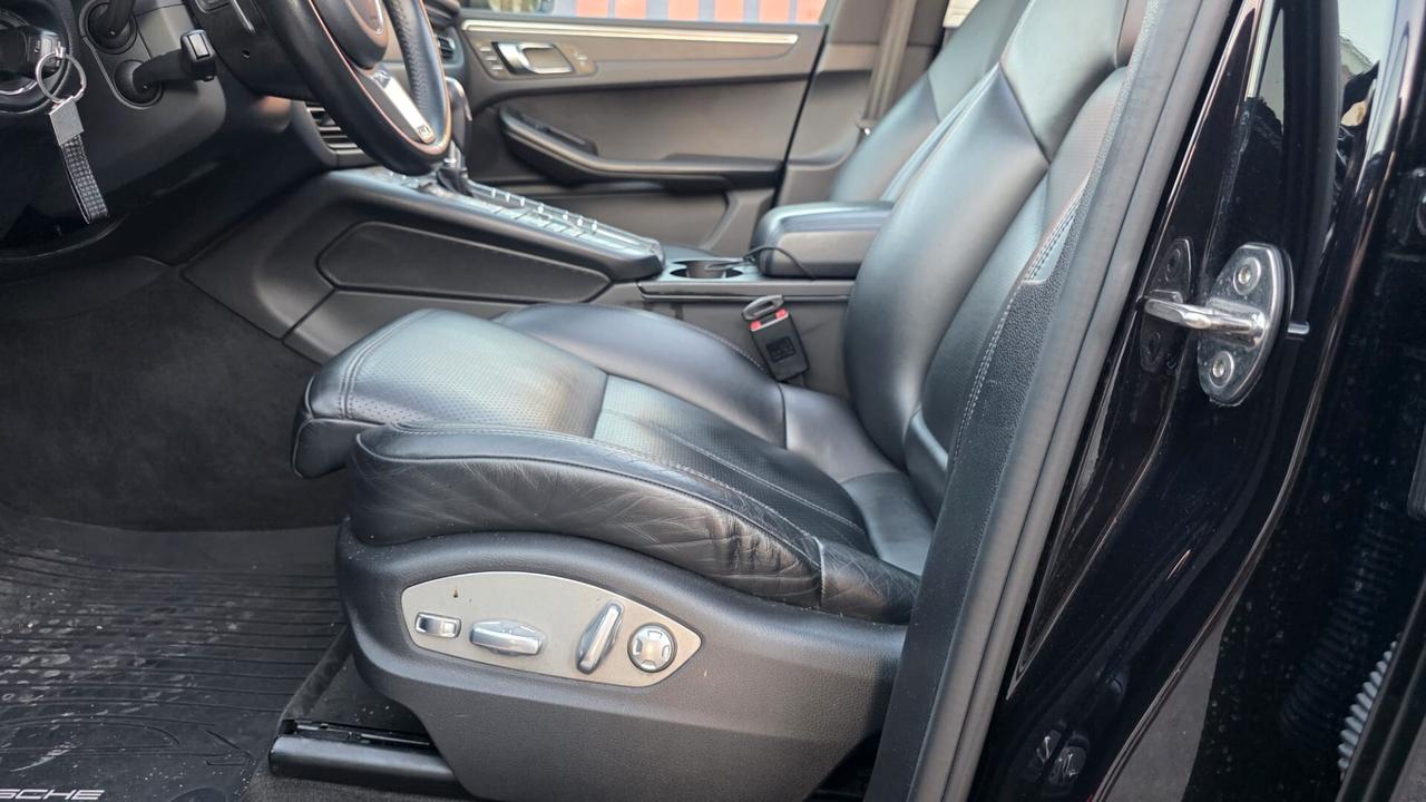 Porsche Macan 2.0 Scarico Sportivo Tetto