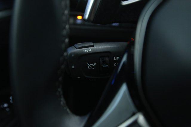 PEUGEOT 3008 Hybrid 225 e-EAT8 Allure Pack