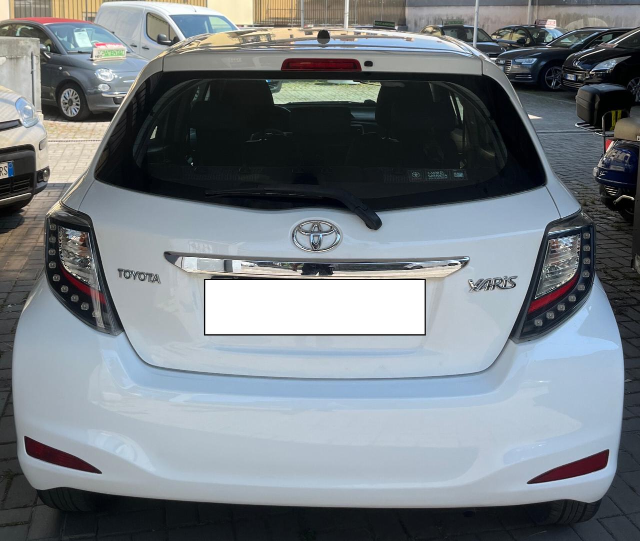 TOYOTA YARIS 1.0 BENZINA 5 PORTE - ANCHE PER NEOPATENTATI