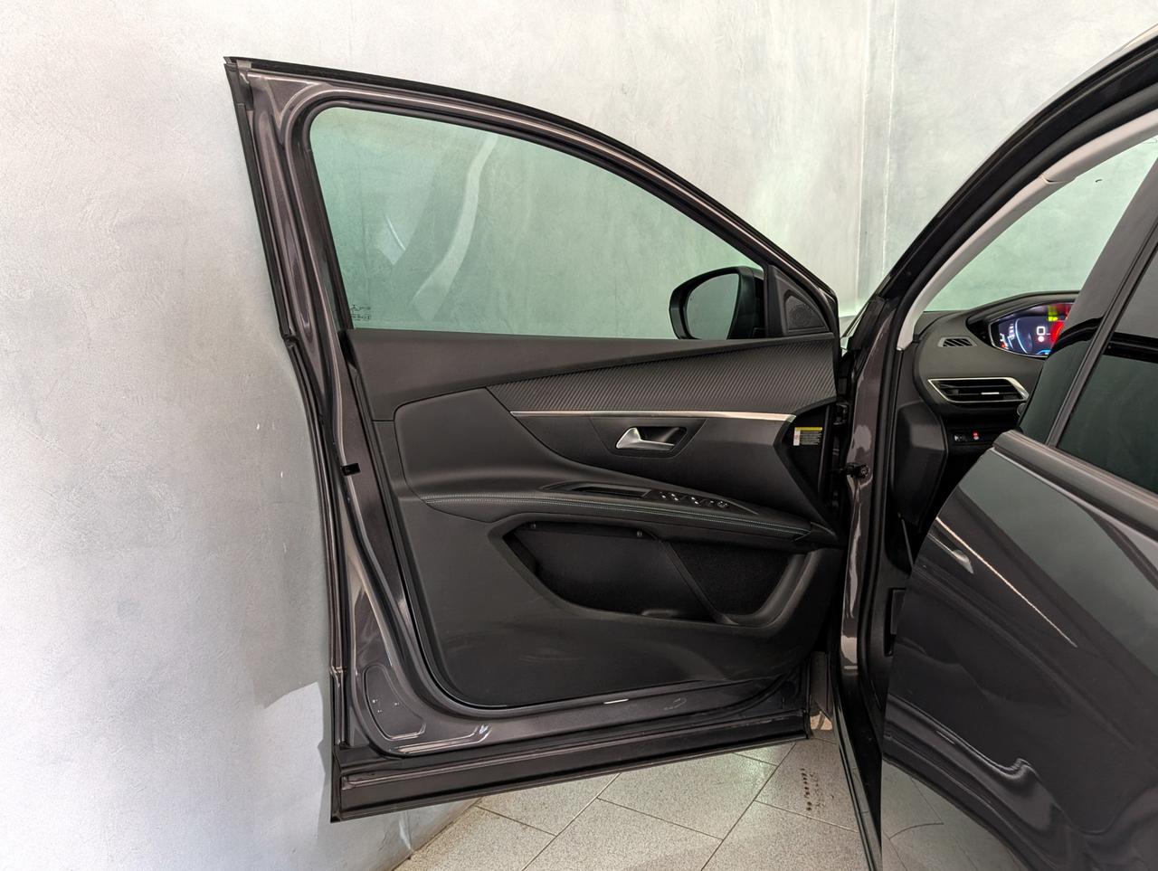 Peugeot 1.5 bluehdi 130cv Allure