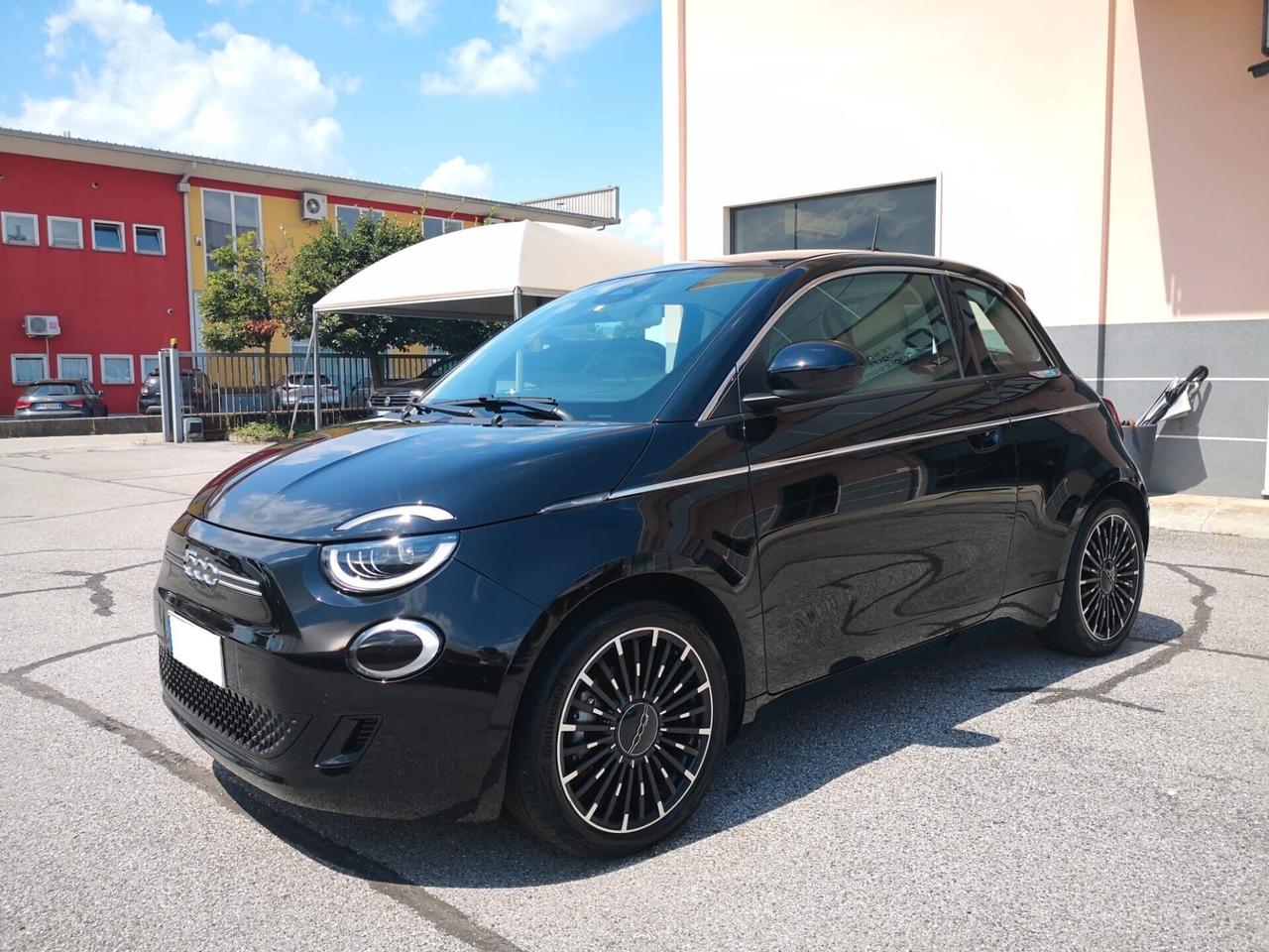 Fiat 500e La Prima ***TELECAMERA***CAR PLAY***NAVI***