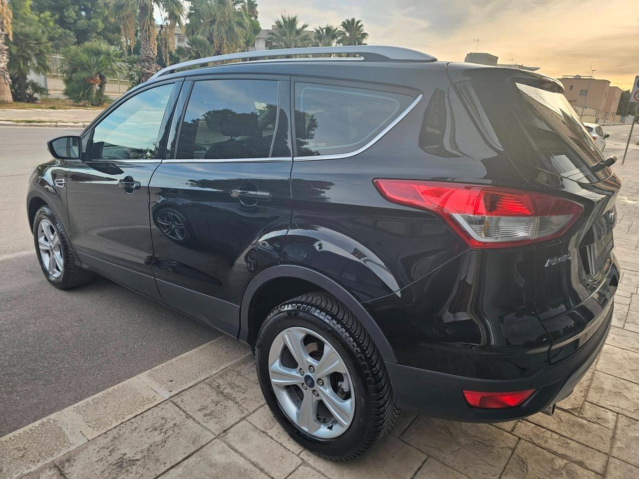 Ford Kuga 2.0 TDCI 140 CV 4WD Titanium