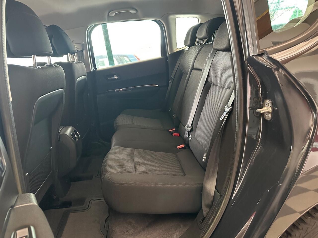 Peugeot 3008 1.6 e-HDi 110Cv Neopatentati