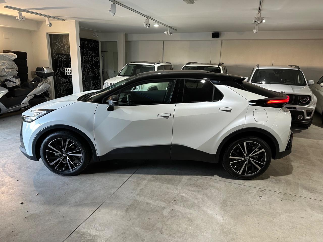 Toyota C-HR 2.0 PHEV Lounge Premiere