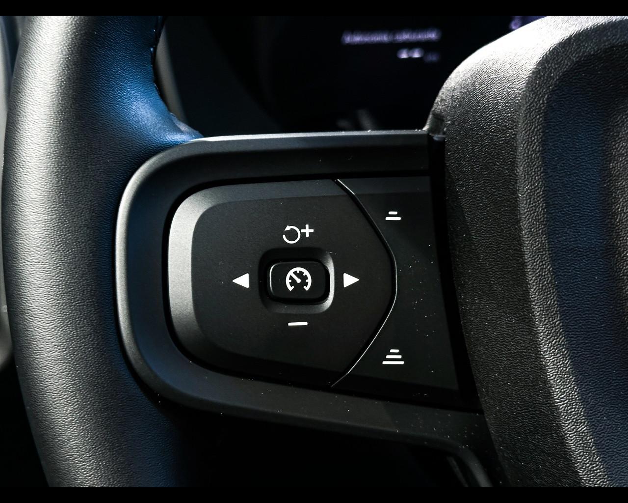 VOLVO XC40 Essential B3 AUT