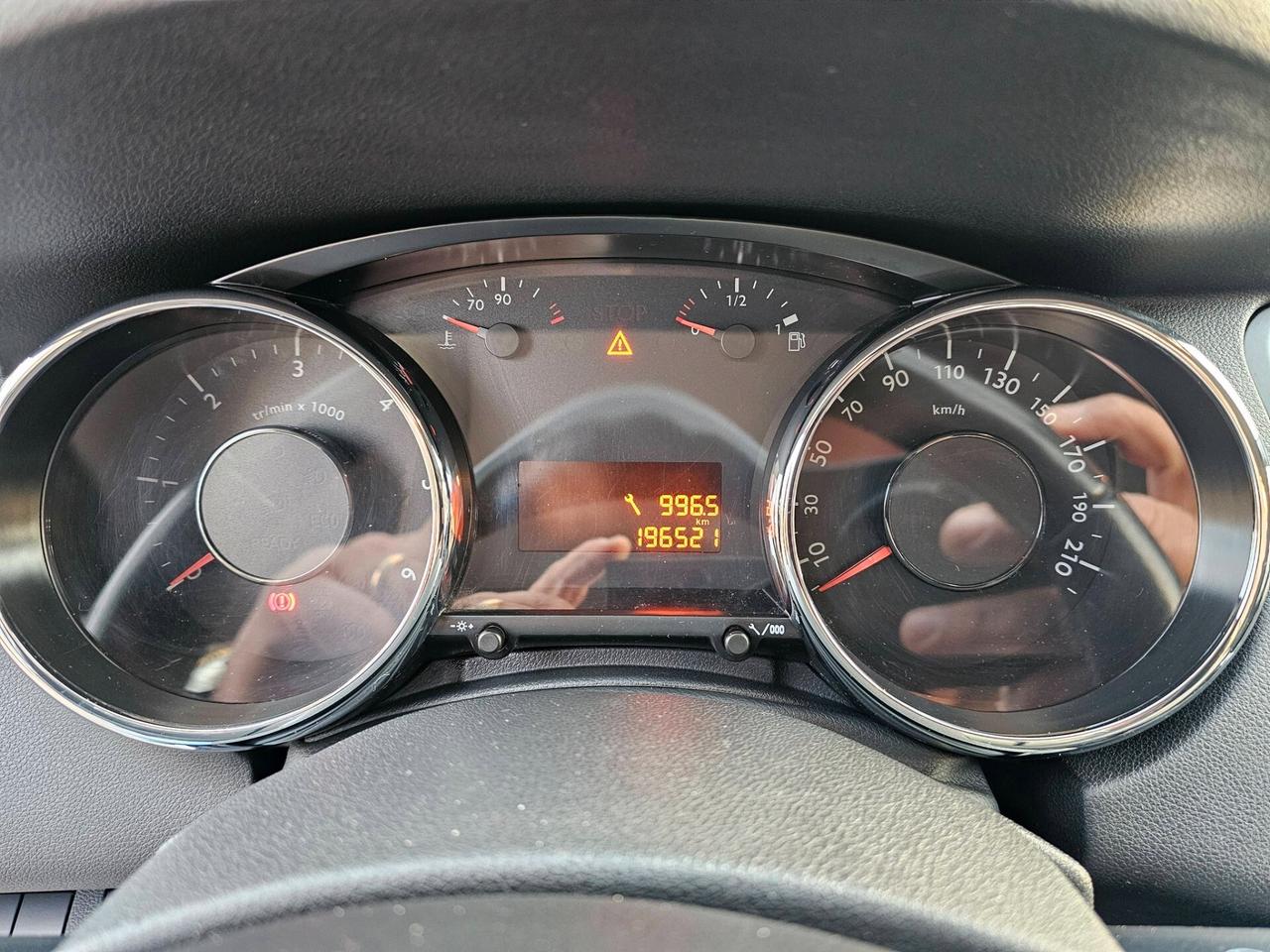 PEUGEOT 5008 1.6 BLUEHDI 120CV BUSINESS EAT6 7 POSTI