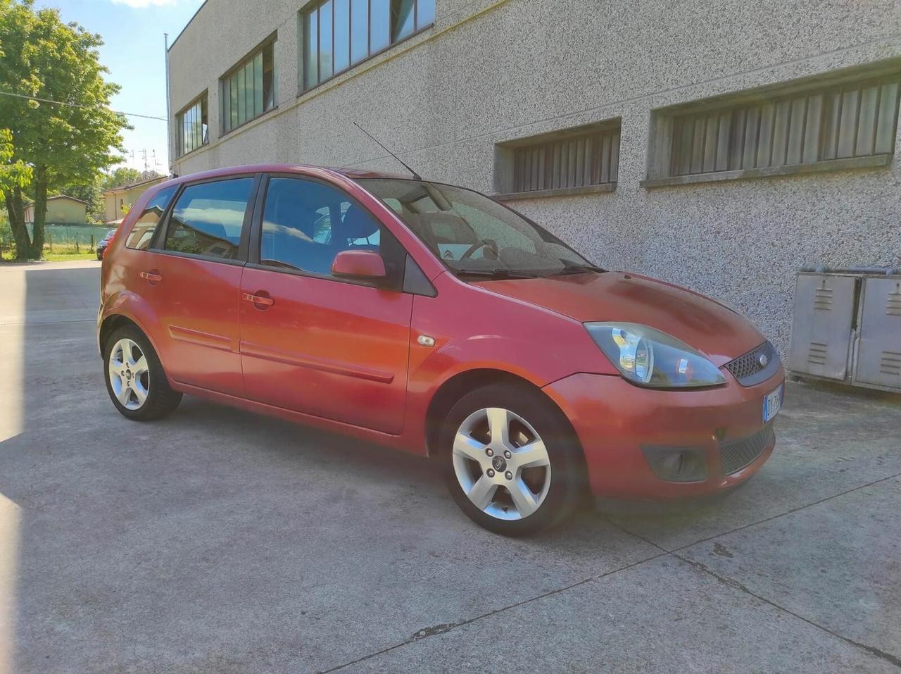 Ford Fiesta 1.2 16V 5p. Ghia