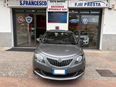 Lancia Ypsilon 1.0 Hybrid Silver - 12/22