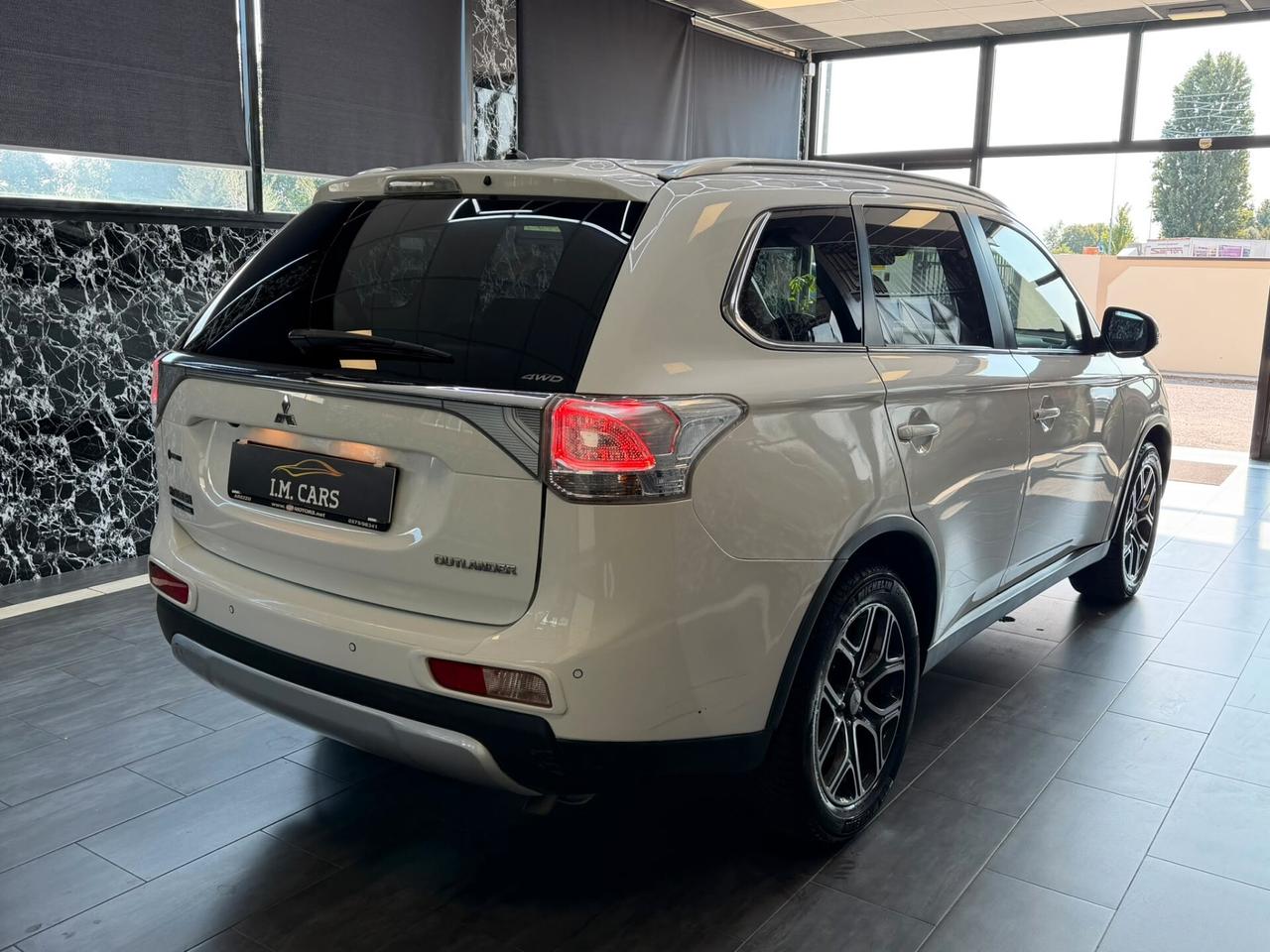 Mitsubishi Outlander 2.2 DI-D 4WD Instyle 7p.