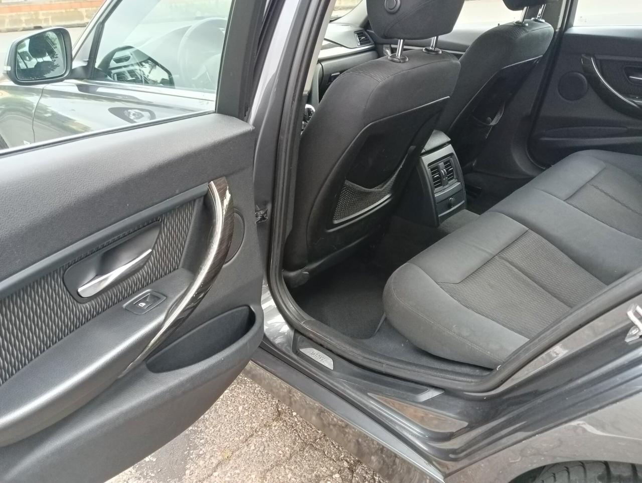 Bmw318d 143Cv Touring Luxury Automatica