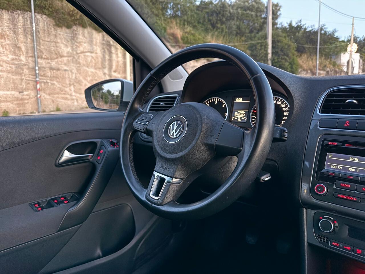Volkswagen Polo/1.6 90 CV/CERCHI 16"/NEOPATENTATI