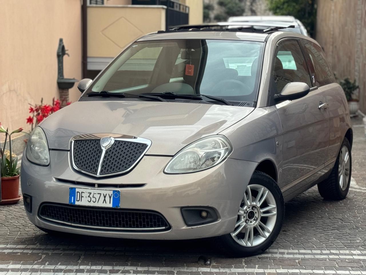 Lancia Ypsilon 1.2 Oro Giallo