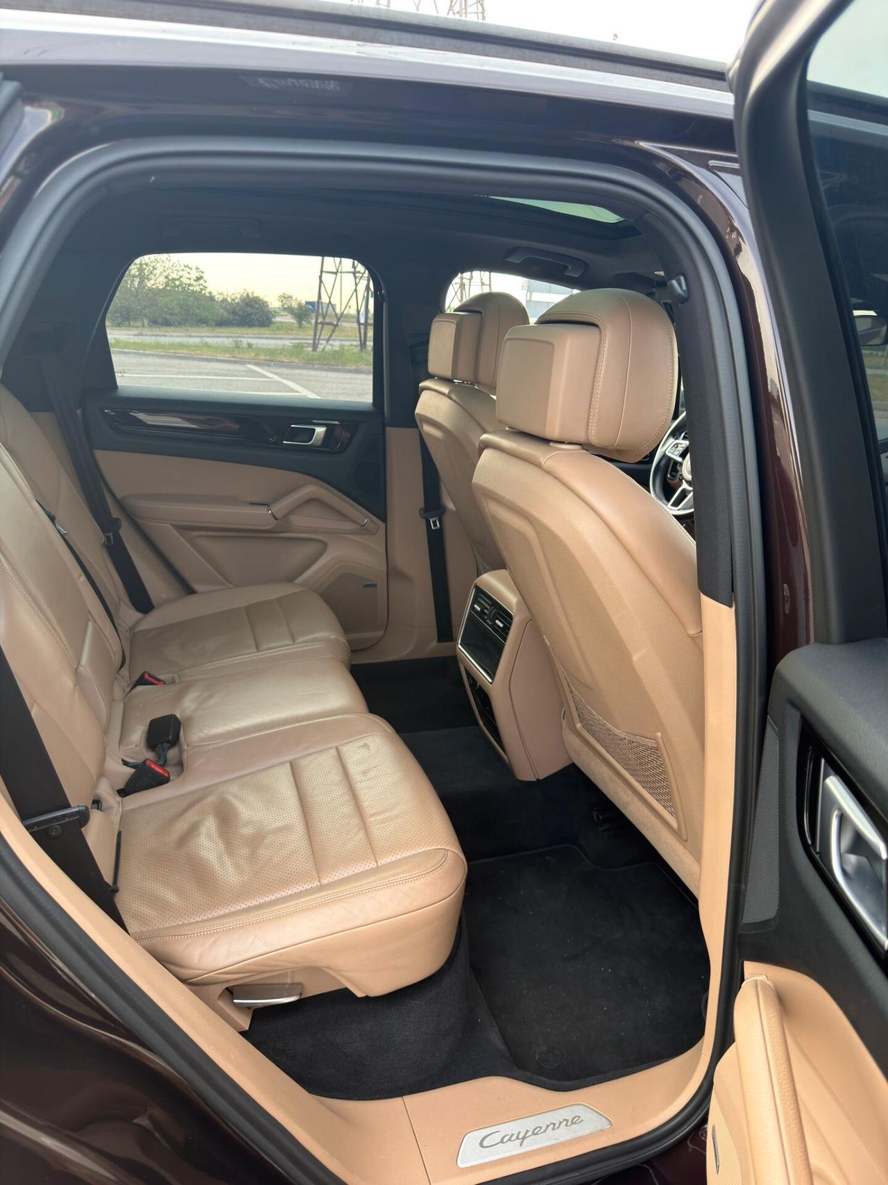 Porsche Cayenne 3.0 V6
