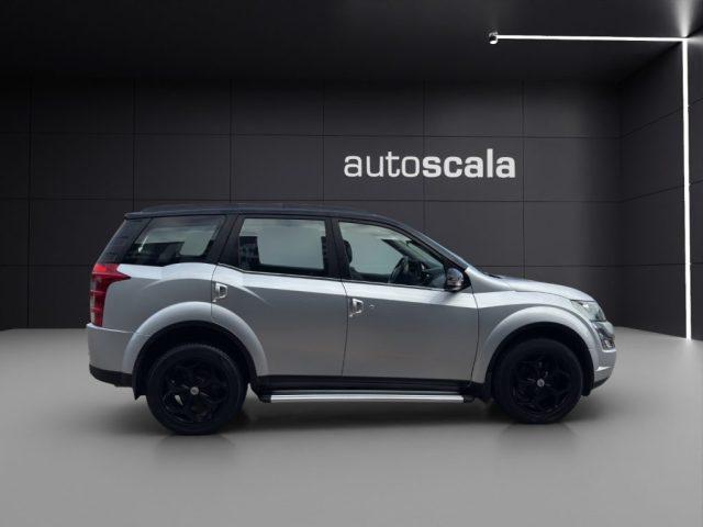 MAHINDRA XUV500 2.2 16V FWD W10