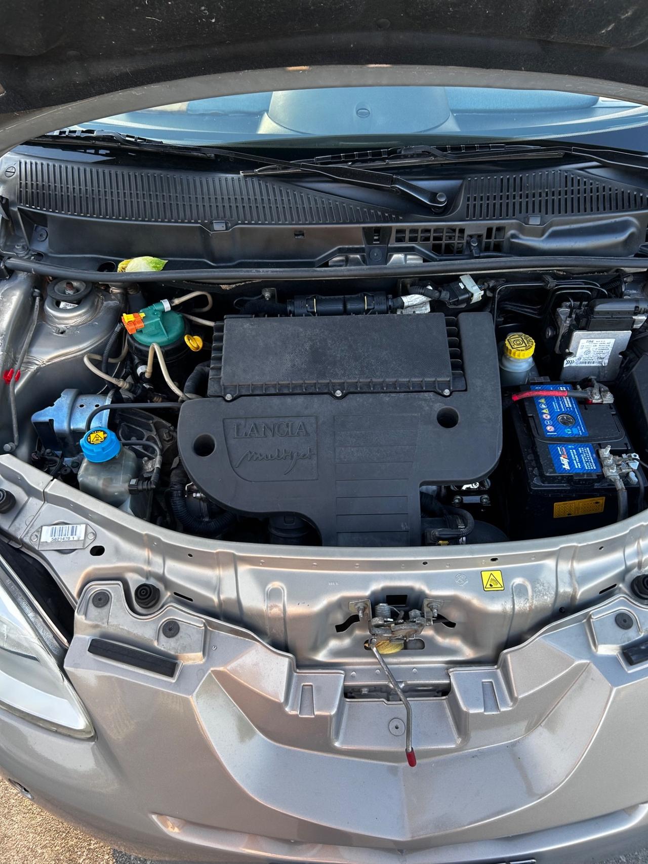 Lancia Ypsilon 1.3 MJT 75 CV Argento