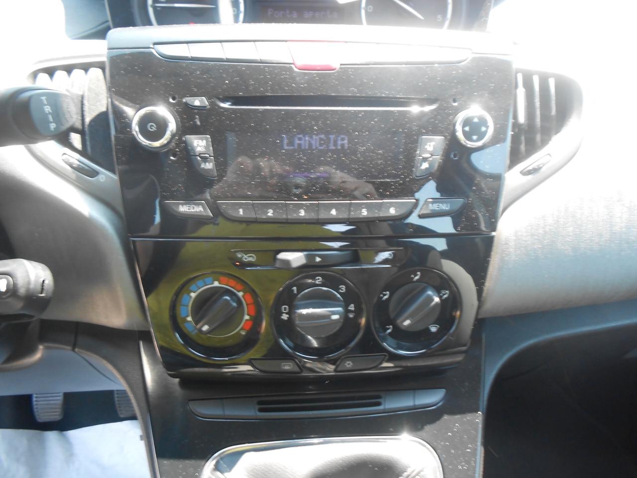 Lancia Ypsilon 1.3 MJT 16V 95 CV 5 porte S&S Silver