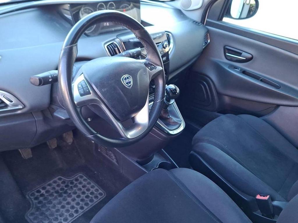 Lancia Ypsilon 5 Porte 1.2 Silver
