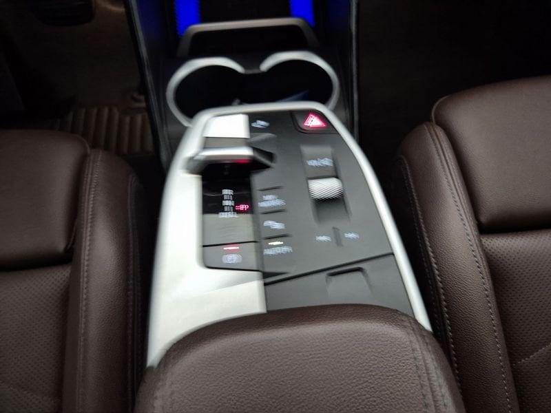 BMW X1 U11 sdrive18d X-Line auto