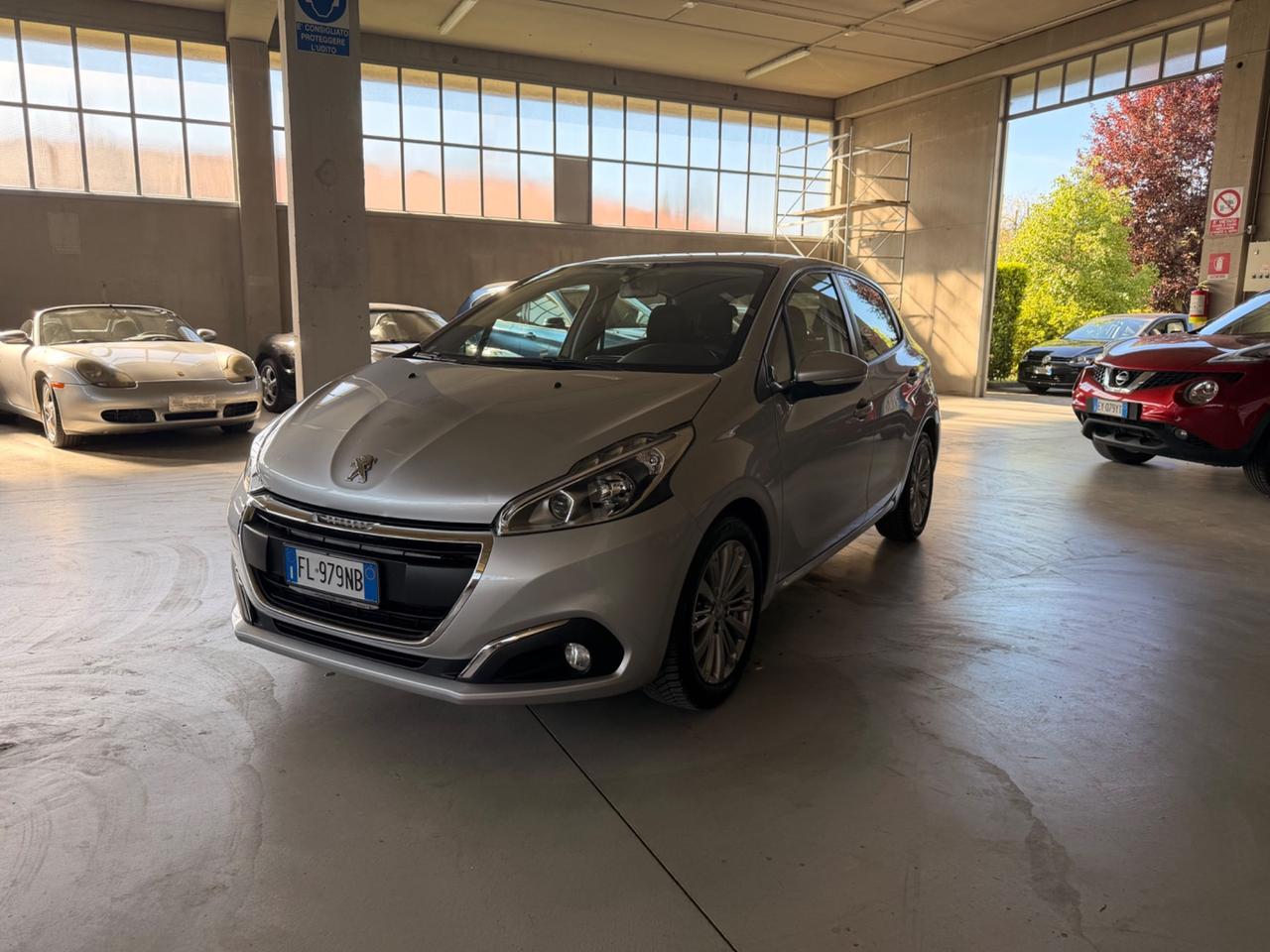 Peugeot 208 BlueHDi 75 5 porte Allure