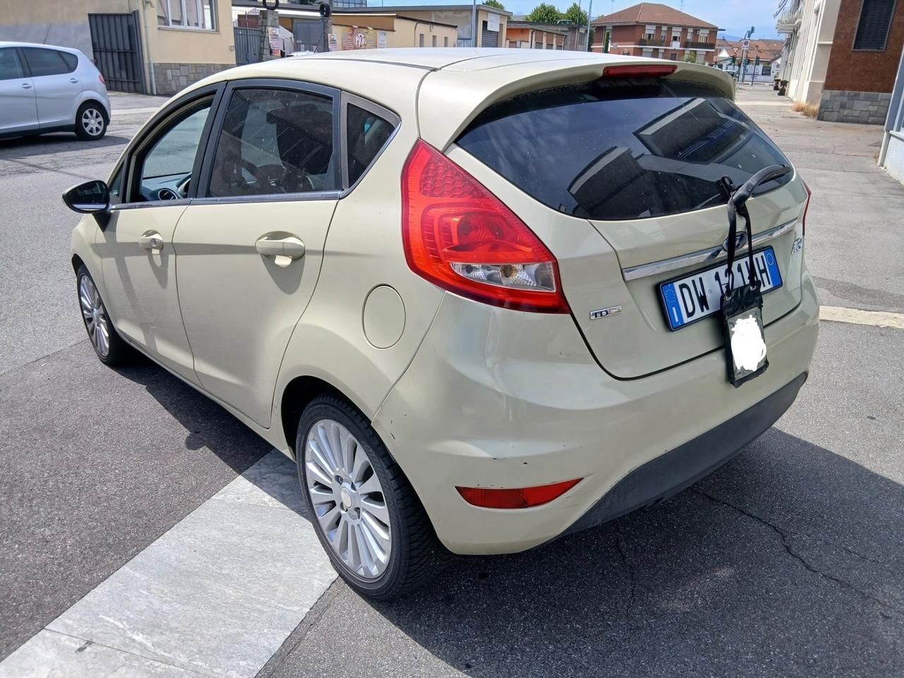 Ford Fiesta 1.4 TDCi FULL UFFICIAL FIAT TORINO LEGGI