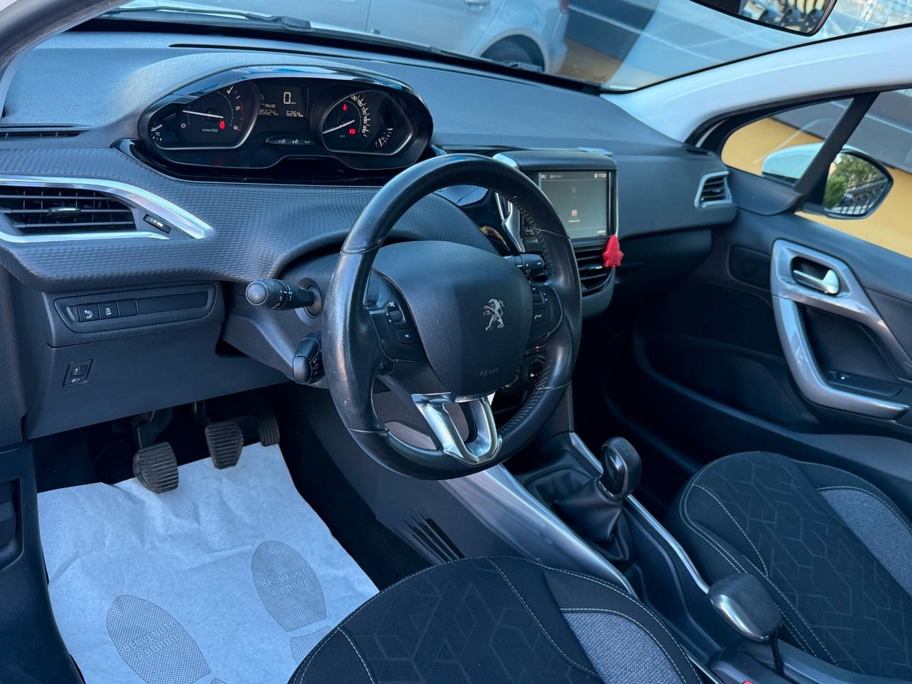 Peugeot 2008 BlueHDi 100 Allure