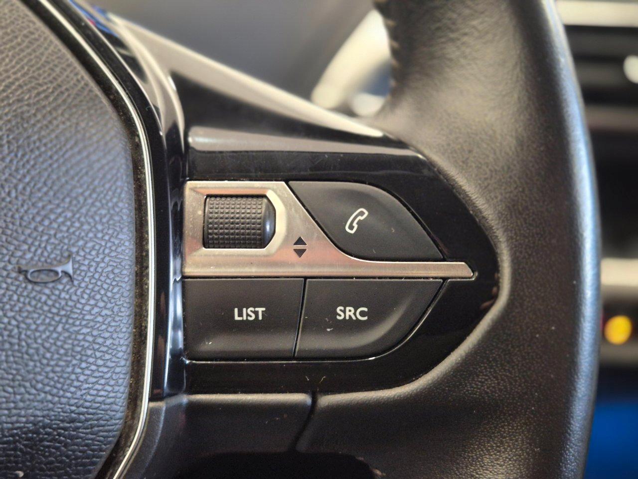 Peugeot 3008 1.6 bluehdi Access 120cv - UNIPROPRIETARIO - NEOPATENTATI - Sens. Park. - Cruise/Lim