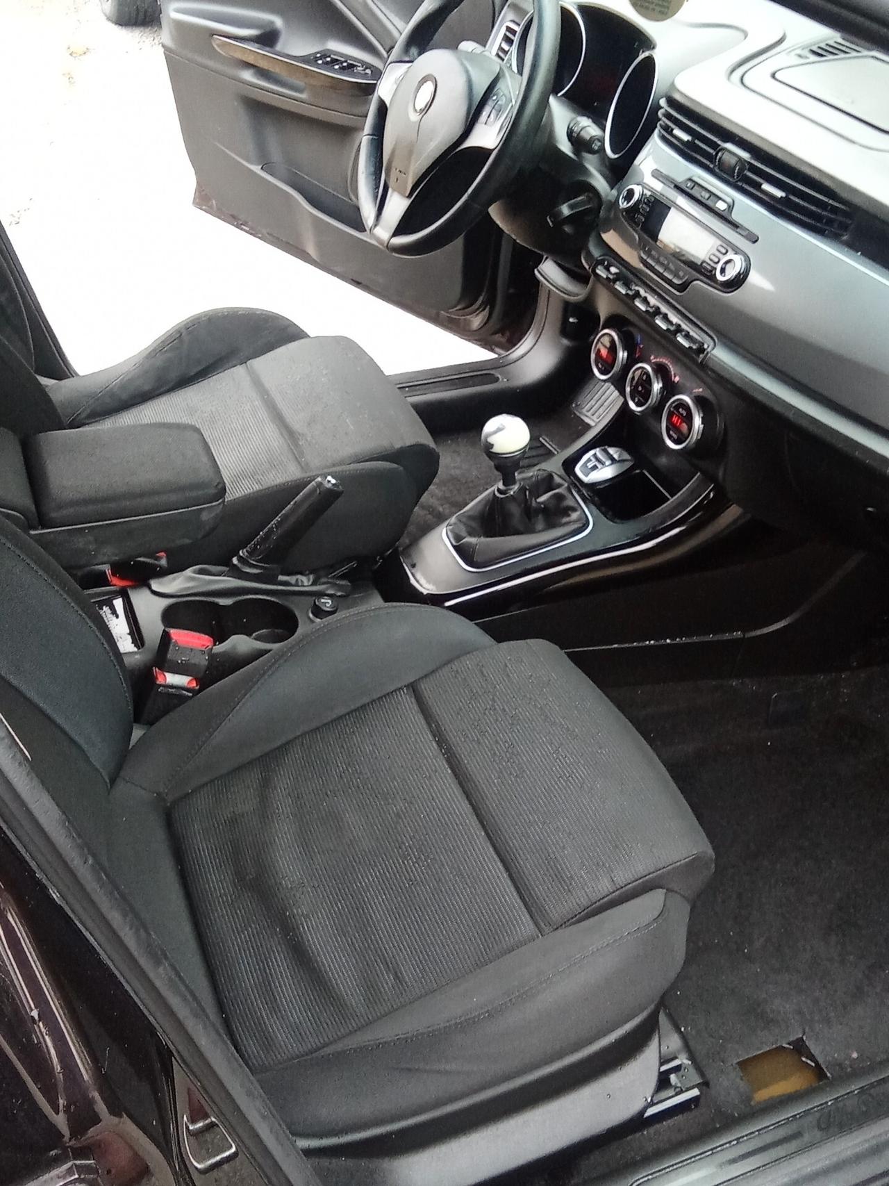 Alfa Romeo Giulietta 2.0 JTDm-2 140 CV 012