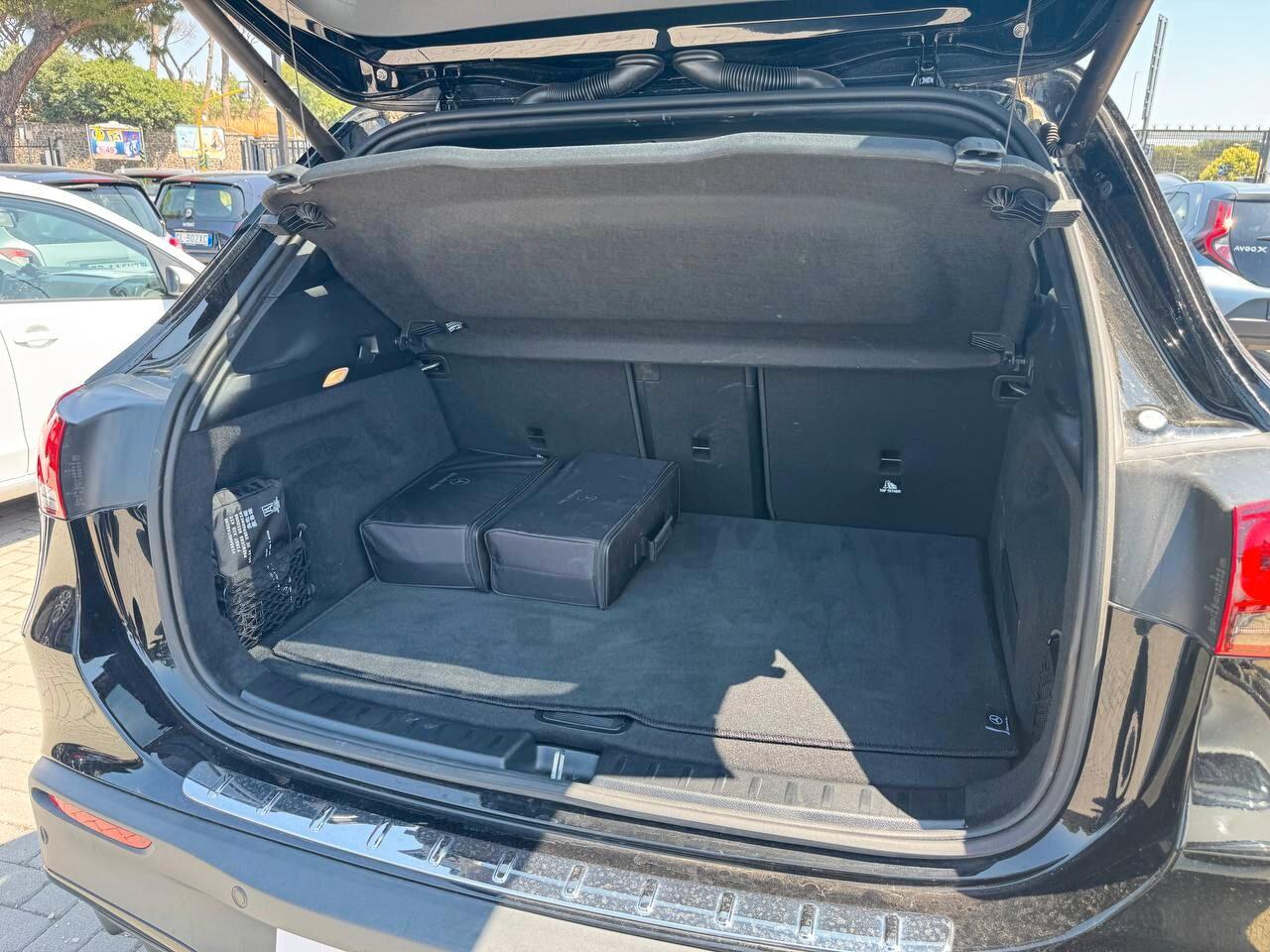 Mercedes-Benz EQA 300 AMG LINE 4MATIC