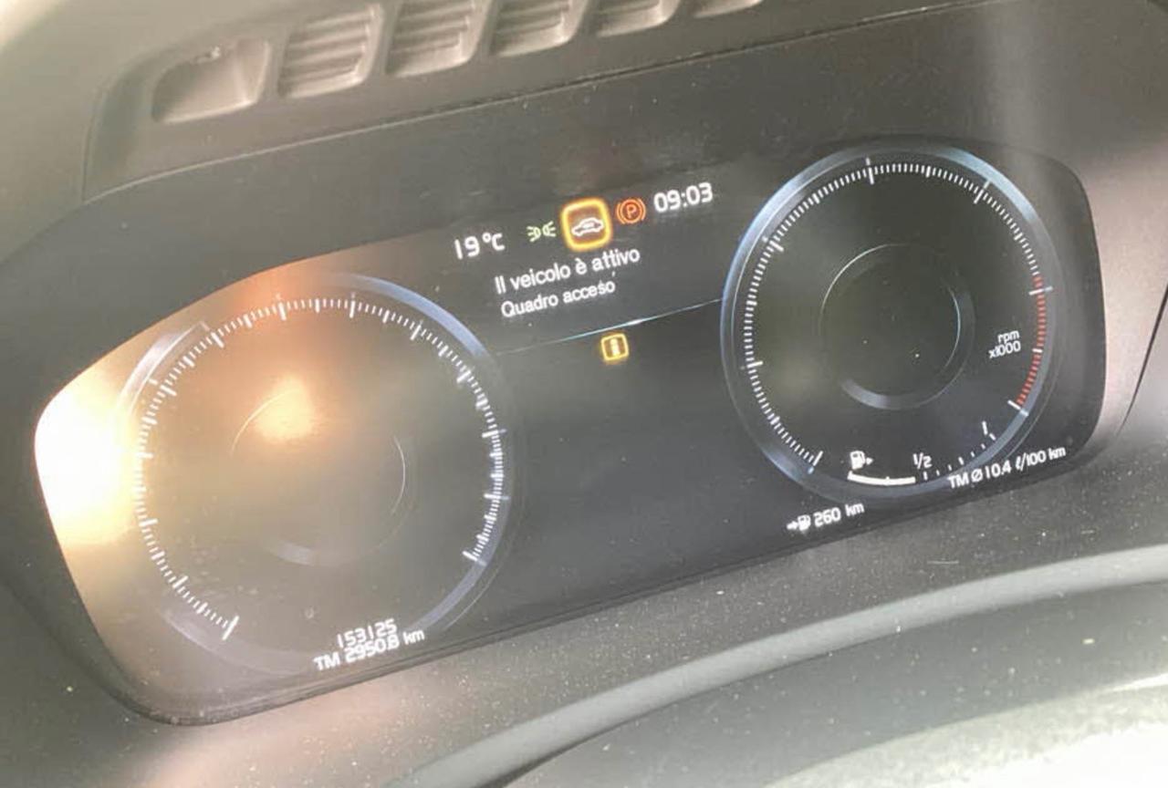 Volvo XC 90 XC90 B5 (d) AWD automatico Plus Dark