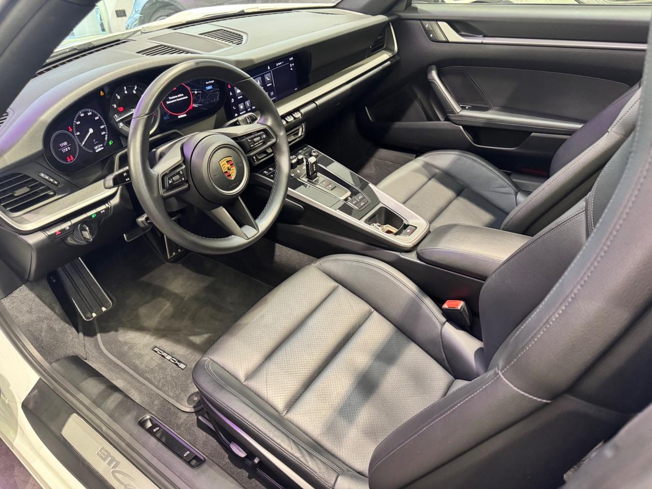 Porsche 911 Carrera 992 white edition 385cv Porsche approved