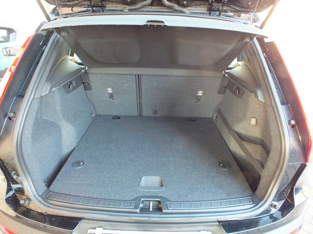 Volvo XC40 D3 150 CV AUTOCARRO N 1 IVA DETRAIBILE.