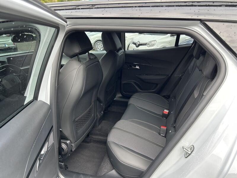 Peugeot 2008 II 2023 1.2 hybrid GT 145cv e-dcs6