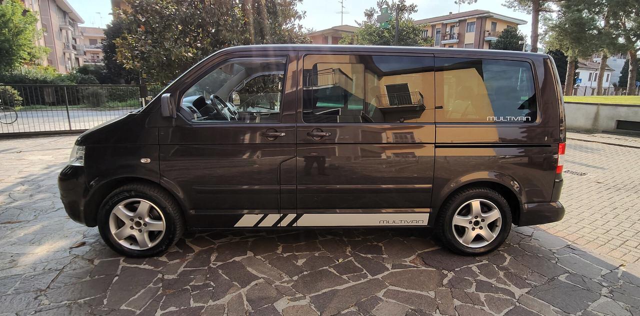 Volkswagen Multivan T5 2.5 TDI 4motion Gancio