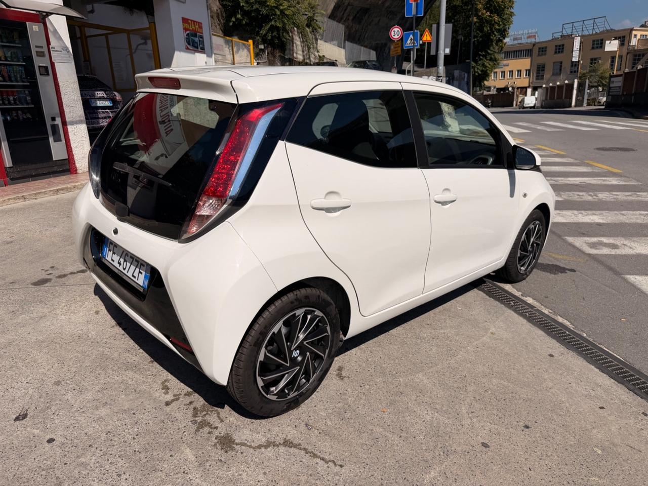 TOYOTA AYGO 1.0 X PLAY NEOPATENTATI