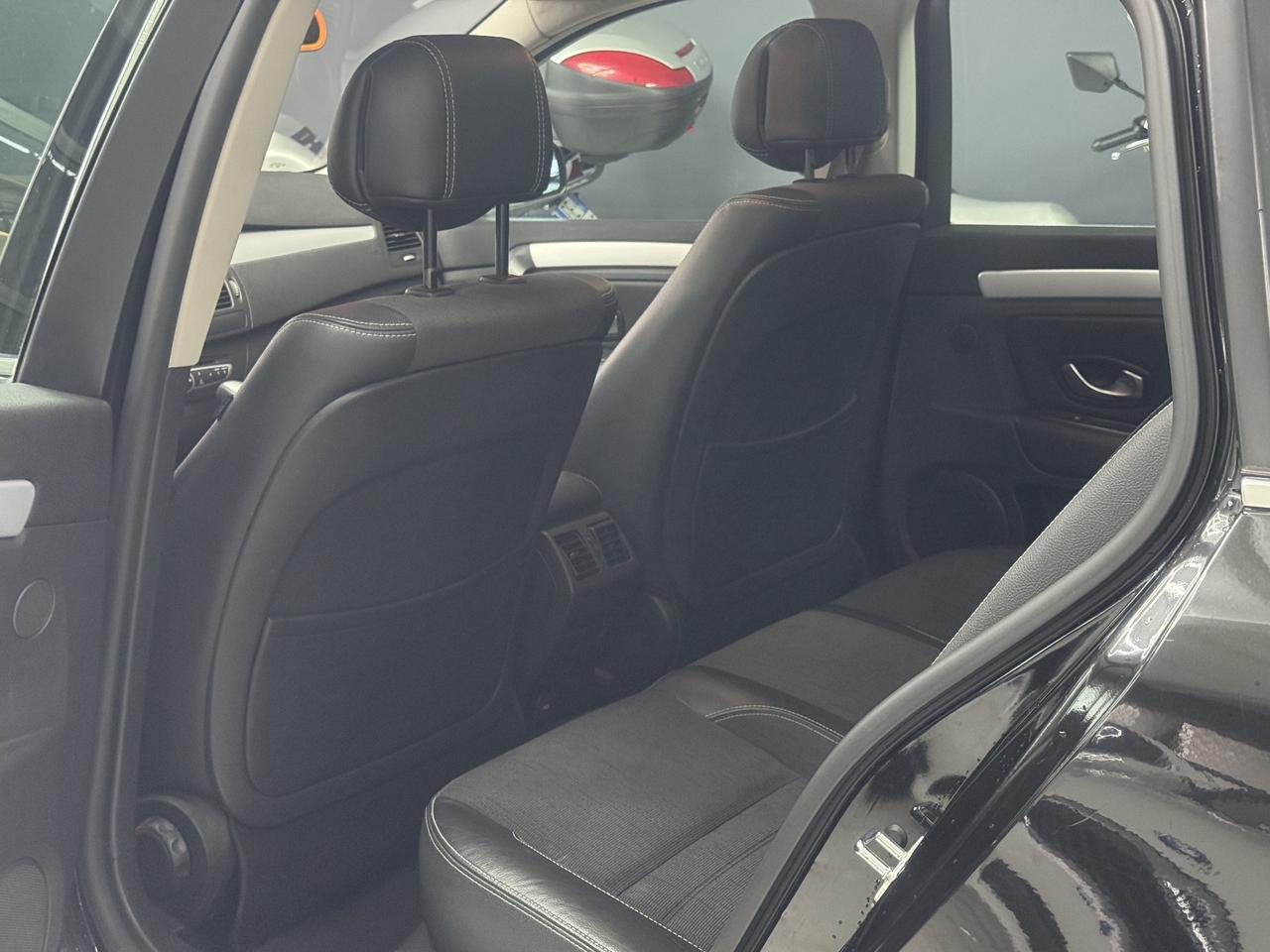 Renault Laguna 2.0 dCi 150CV SporTour Initiale