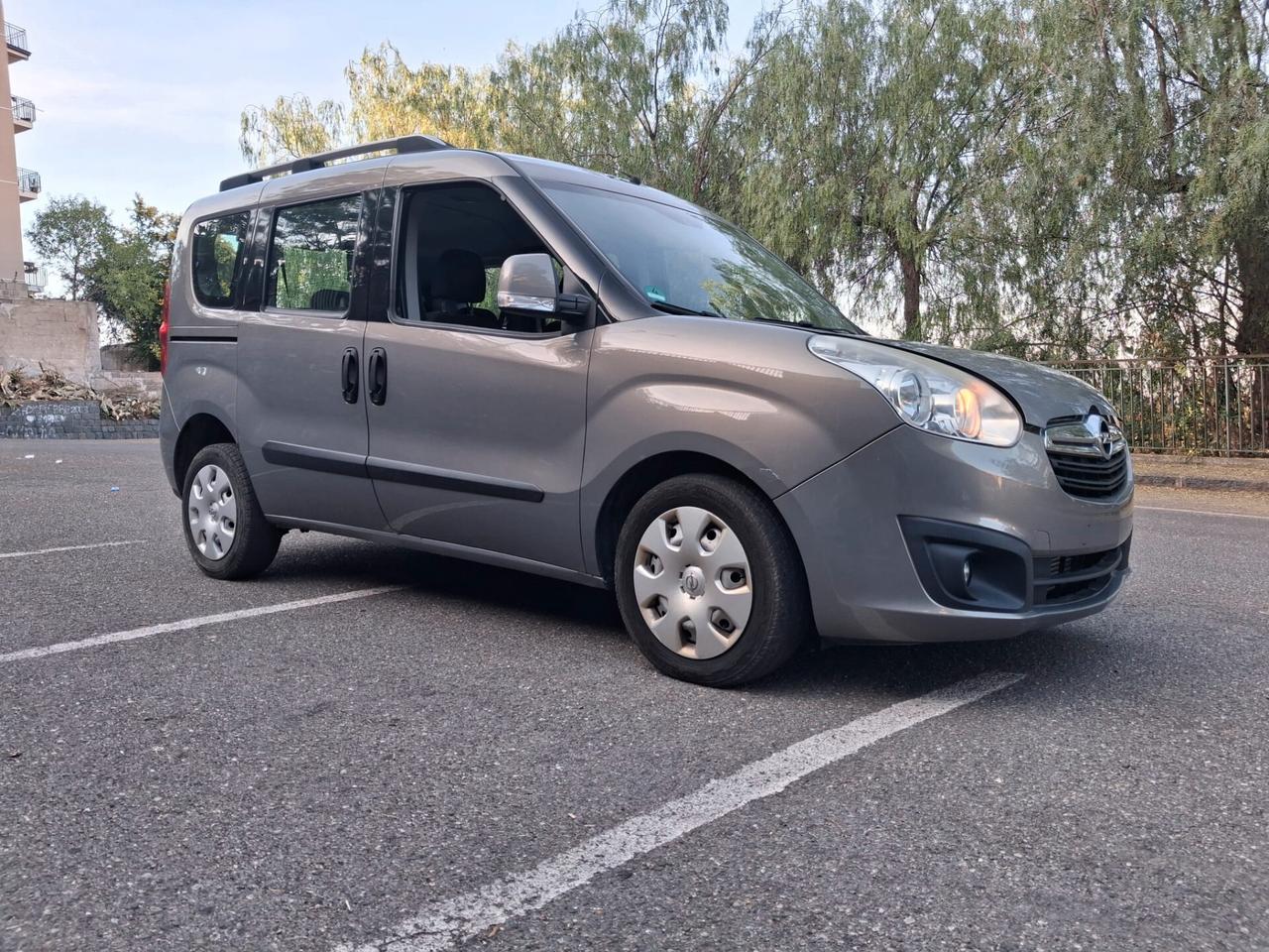 Opel Combo 1.6 CDTi 105CV Cosmo