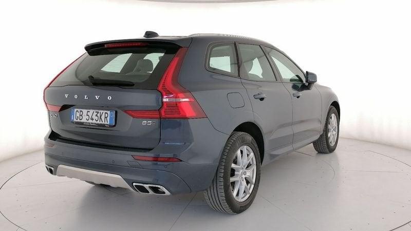 Volvo XC60 2.0 b5 Momentum Pro awd auto